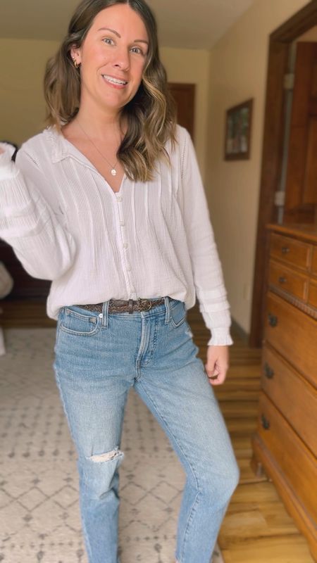 My top is a size xs and my shoes are a 6.5 wide! I am usually between a 6 and 6.5 and these are great!

My jeans are older madewell jeans and sold out so I linked a bunch of similar options! 


#LTKSeasonal #LTKfindsunder100 #LTKstyletip