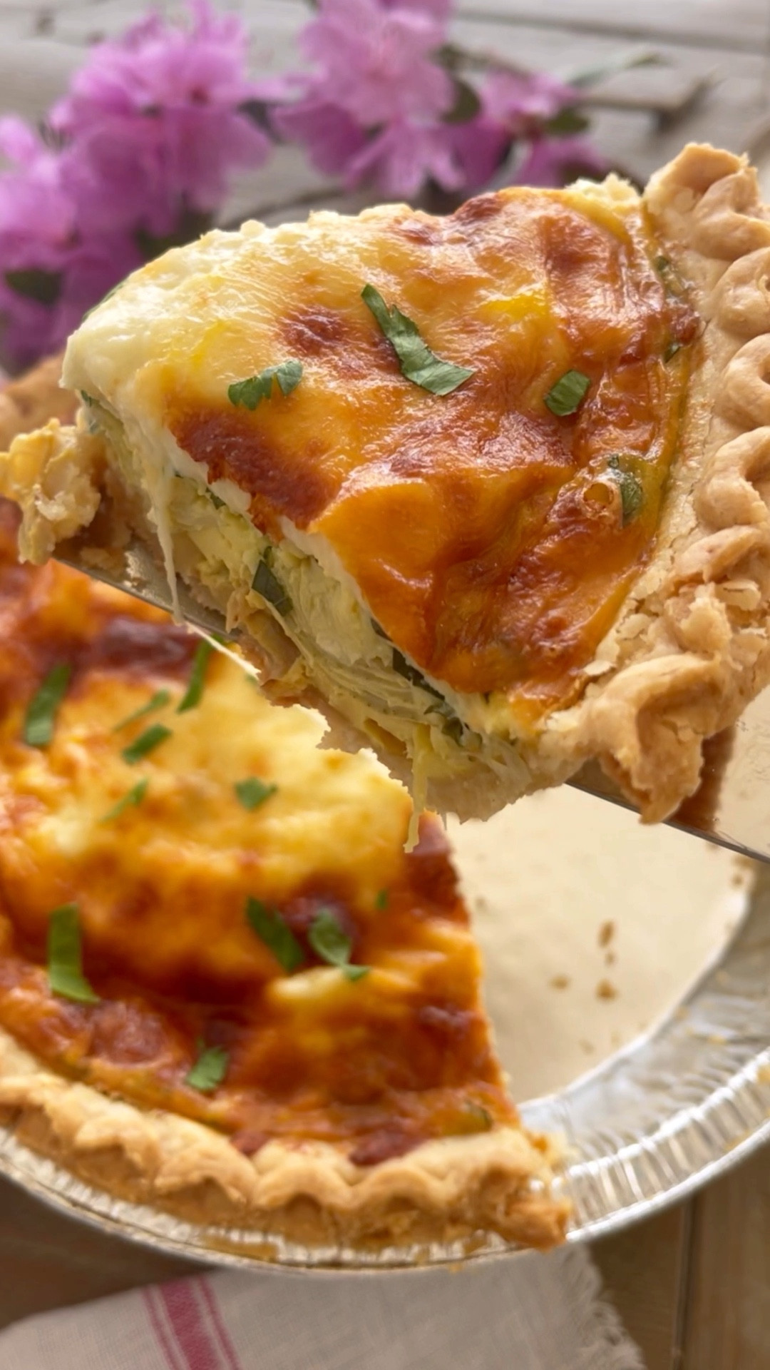 Not sure what to bring to Easter? 🥧✨ Artichoke Pie (Easy 7-Ingredient Easter Recipe) This is the kind of dish you show up with… and everyone asks you for the recipe.

✨ SAVE this for later

This artichoke pie is one of those back-pocket recipes I always come back to—perfect for Easter, brunch, or any “what should I bring?” moment. It’s made with just a handful of ingredients, comes together fast, and feels a little fancy without the effort. It’s similar to a quiche but lighter (no cream!), and I love serving it with a simple salad for an easy meal.

✅ Just 7 simple ingredients
✅ Perfect for Easter brunch or spring gatherings
✅ Lighter than traditional quiche (no cream or milk)
✅ Great make-ahead option

https://www.skinnytaste.com/artichoke-pie/

Follow @skinnytaste for more healthy recipes 🫶
