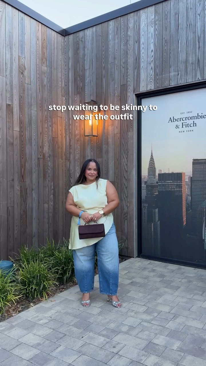 stop waiting to get skinny to wear the outfit babe 🫶🏽

comment “SHOP” and I will dm you the details 

#plussizeoutfitideas #size16style #size16 #plussizeoutfits #plussizeoutfitinspo