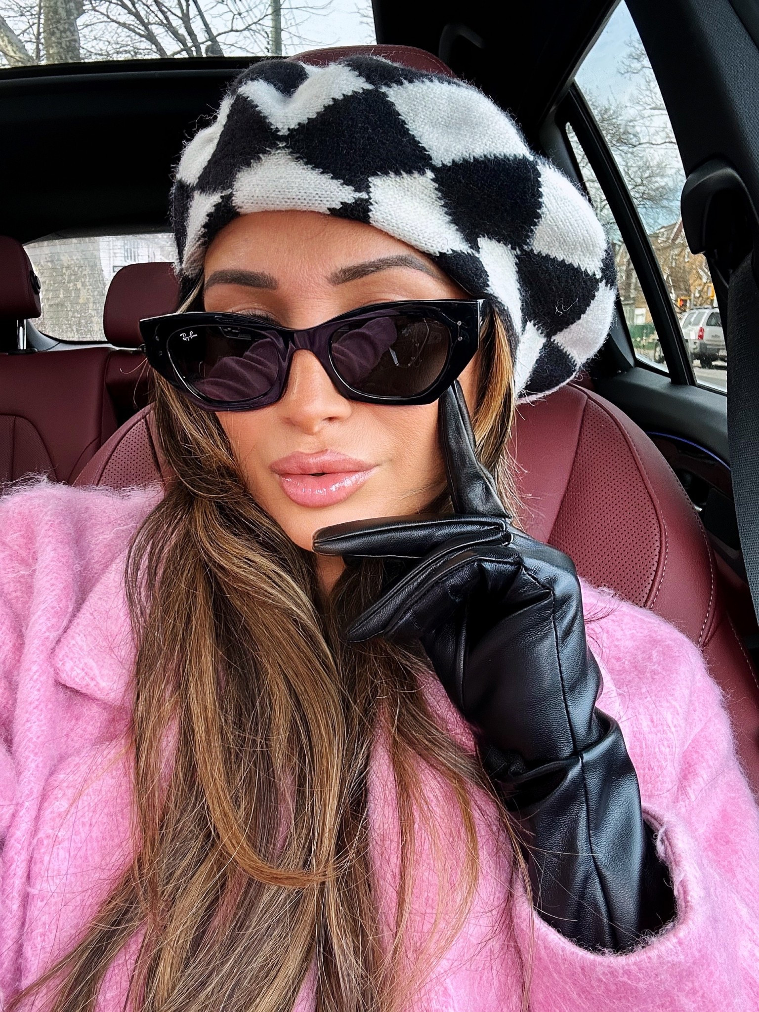 Winter but make it look good 

#LTKValentine #LTKgrwm #LTKootd