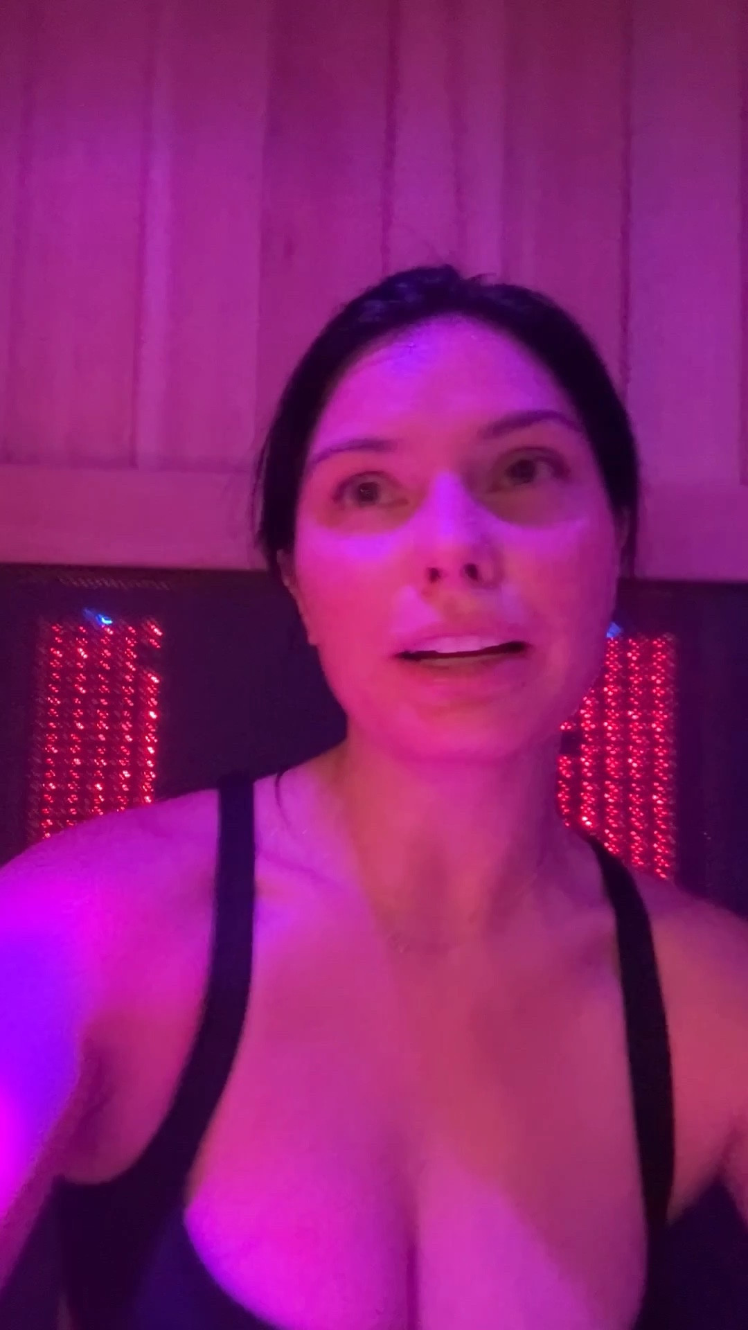 Quick workout and sauna session to start the day! Linking some of my favorite workout gear.

#LTKHome #LTKActive