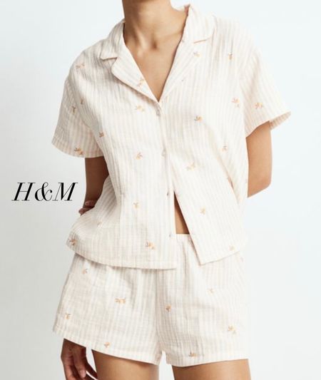 Super cute pajama set at H&M! Also in dark gray.

#LTKFindsUnder50