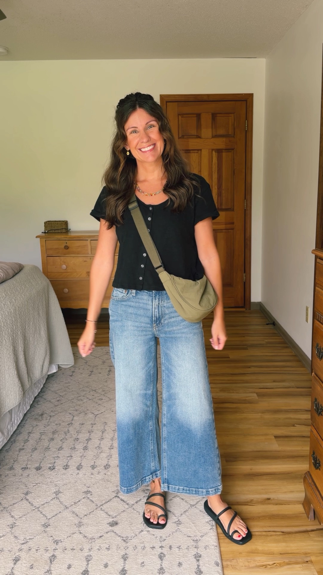 Monday mom style🖤

Xs in my top (100% cotton!), 24 short/petite in my jeans (medium indigo wash) and 6 in my croc sandals. My bag is older so linked similar.

#LTKPetite #LTKSeasonal #LTKootd