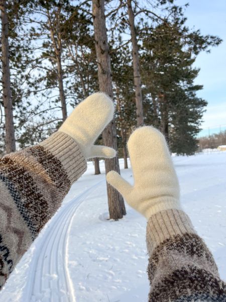 Aesthetic winter mittens ❄️🧸✨

#LTKSeasonal #LTKGiftGuide #LTKstyletip