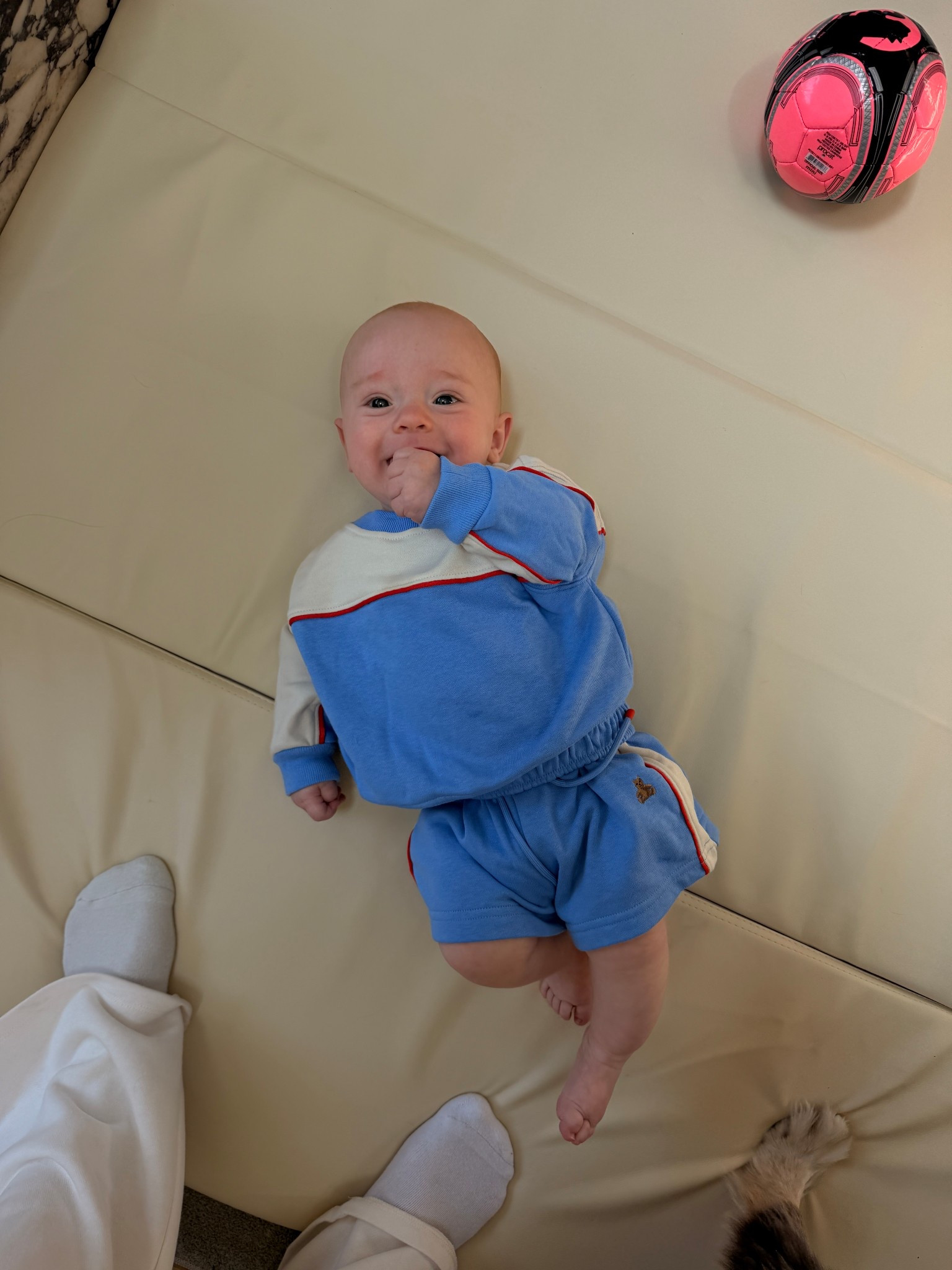 size : 6-12m 