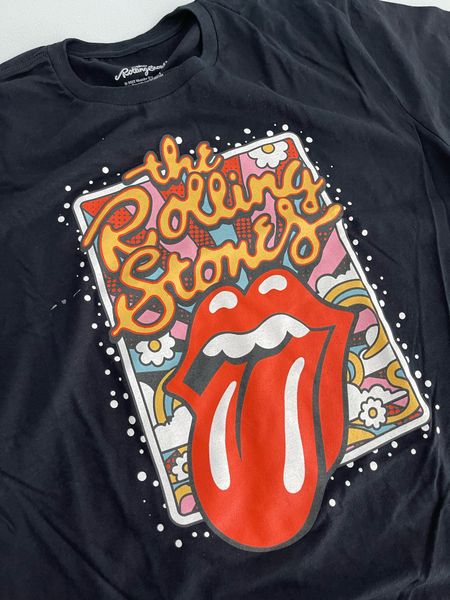 Super excited about this Rolling Stones Graphic T-shirt find. Styling this one soon. Under $10.
(This is a mens T-shirt, but does run a little small. I sized to a medium for a more oversized fit.) 

Rolling Stones Graphic T-shirt • Graphic T-shirt • Band Tee • Mens Graphic T-shirt • Fall Looks  • Fall Fashion • Casual Styled Outfit • Edgy Date Night Outfit • Womens Fashion • 


#LTKunder50 #LTKstyletip #LTKmens