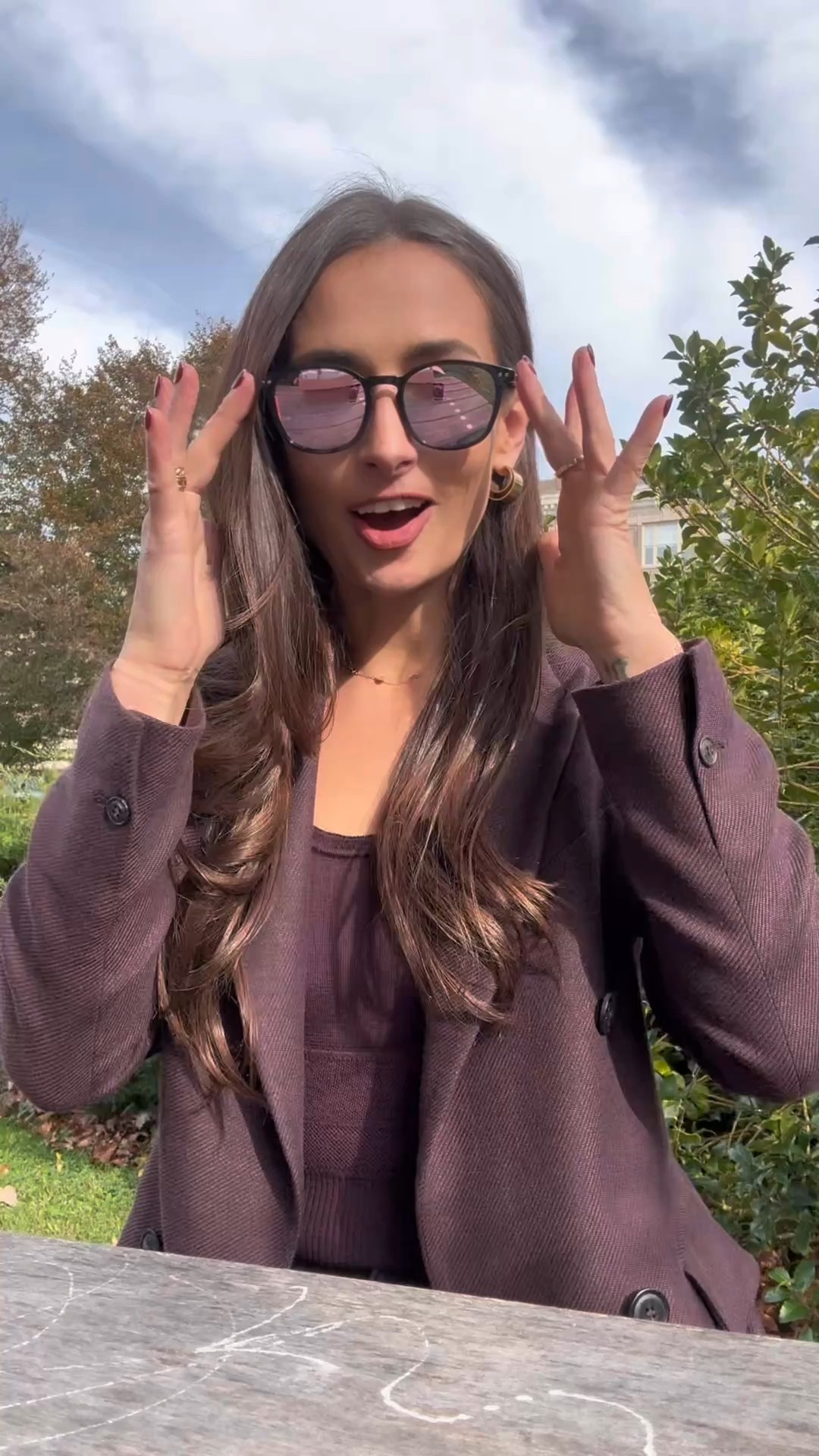 Everyday sunglasses that look luxe without the luxe price. 💁🏻‍♀️
Sharing my favorite budget-friendly frames that elevate a simple jeans + tee moment — whether you’re doing school drop-off or brunching. 

Details:
• Under $50 finds
• Flattering on different face shapes
• Neutral + wearable for everyday
• Lightweight + comfortable (aka mom-approved)

#LTKFindsUnder50 #LTKSaleAlert #LTKStyleTip