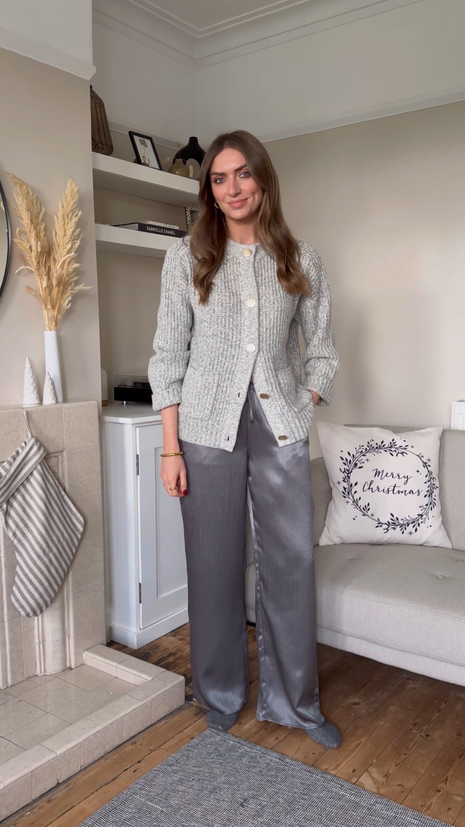 Wearing a small in the Abercrombie cardigan and an XS REG in the satin trousers, I’m 5ft 6 for an idea of the lengthh