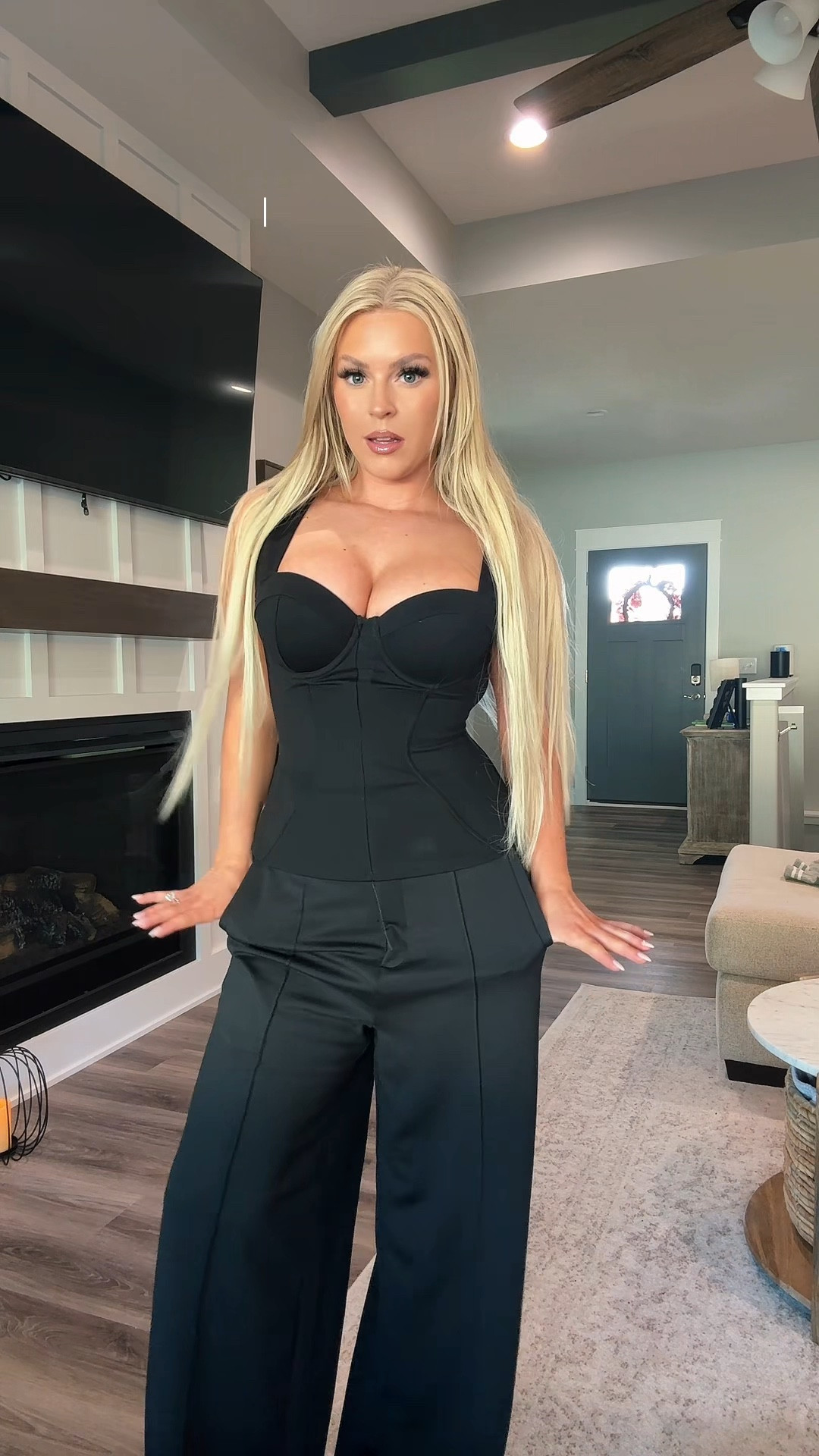 Fall fashion stunning black loose trouser baggy pants with corset flattering bustier top 

#LTKWorkwear #LTKStyleTip #LTKSeasonal