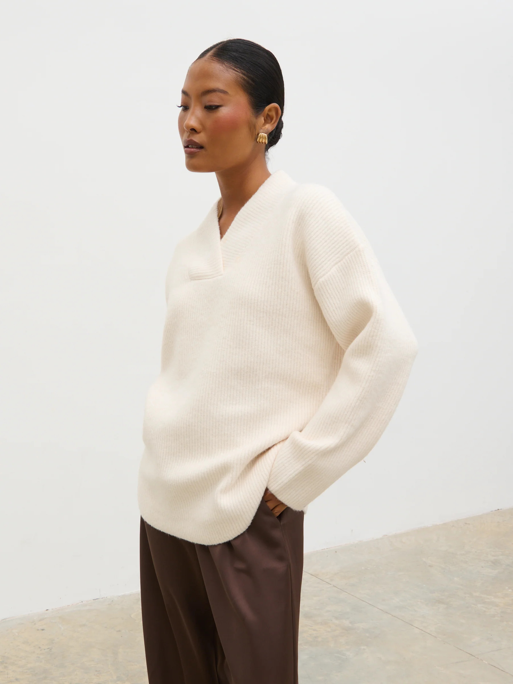 Briana Chunky V-Neck Knit Jumper - Cream | Pretty Lavish (UK)