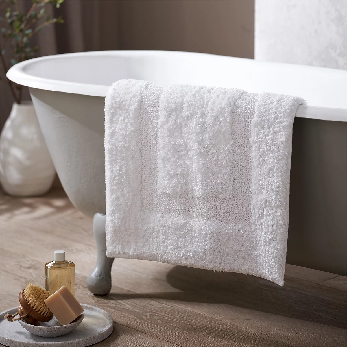 Reversible Bath Mat – Medium | The White Company UK & ROW