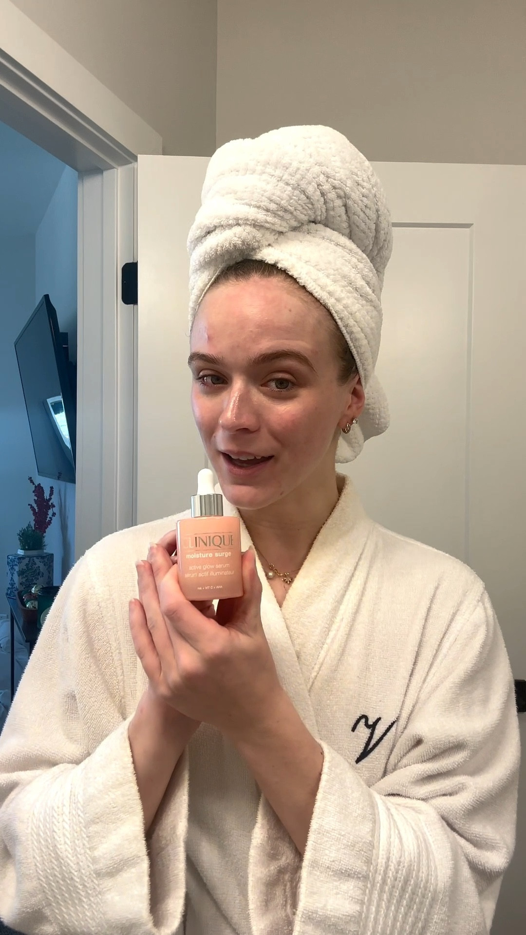 My honest review of the new Clinique Glow Serum!! I’ve wanted to try this bad boy for a few weeks, and so glad I picked it up!! It’s such a great add to my morning skincare routine  

#LTKBeauty #LTKselfcare