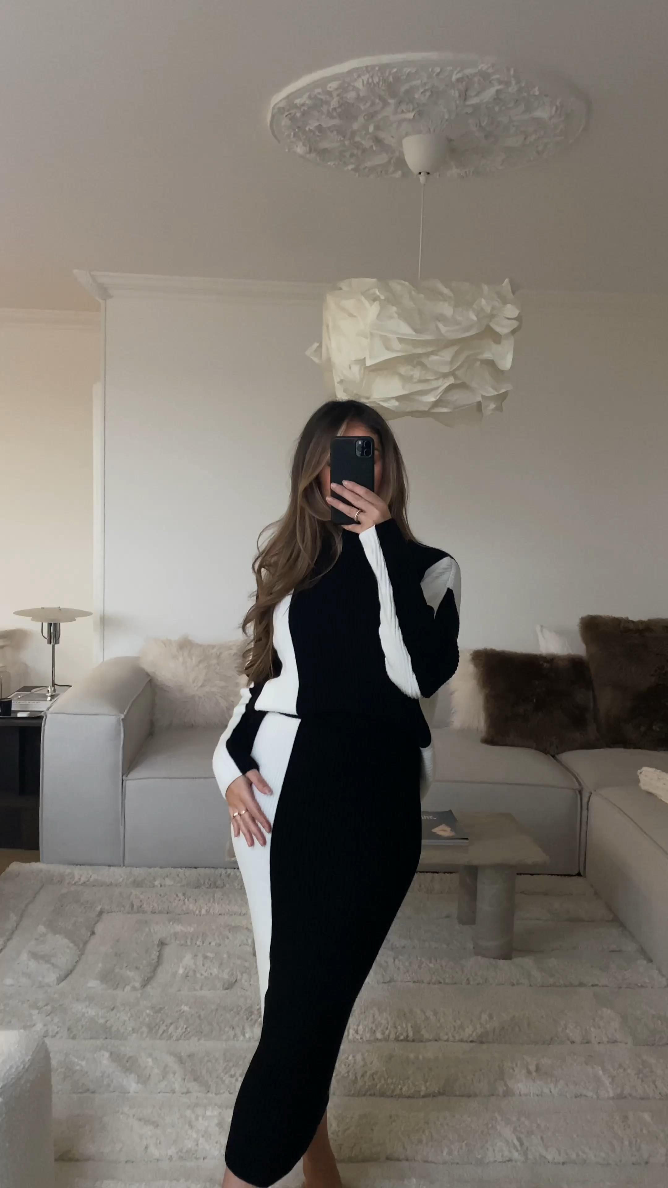 Outfits from Bonprix 🤍
-20% avec le code : SAL20 (Valable sur tout le site pendant 48h)

Pull noir/blanc : 38/40
Jupe noir/blanc : 34/36
Poncho : taille unique 
Pull maille : 38/40 

Publicité 

#LTKeurope #LTKstyletip #LTKSeasonal