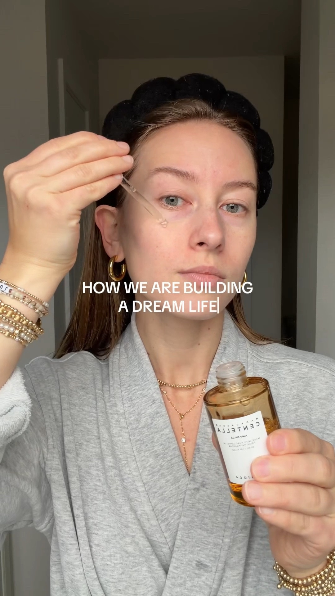 1/8/26 Building my dream life, one full day at a time 🤍 From a 6am start to a 9pm wind-down, this day-in-the-life highlights the routines and pieces that support my daily rhythm—my Hatch alarm clock, cozy loungewear from Princess Polly and Aritzia, Omnilux LED red light mask, pour-over coffee maker from Amazon, linen shades and curtains, master bedroom bedding, canopy shower head filter, my workout set and Aritzia fleece quarter zip, Lola blanket, and my Kindle. Simple habits, cozy essentials, and consistency doing the heavy lifting.

#LTKgrwm #LTKvlog #LTKdayinmylife