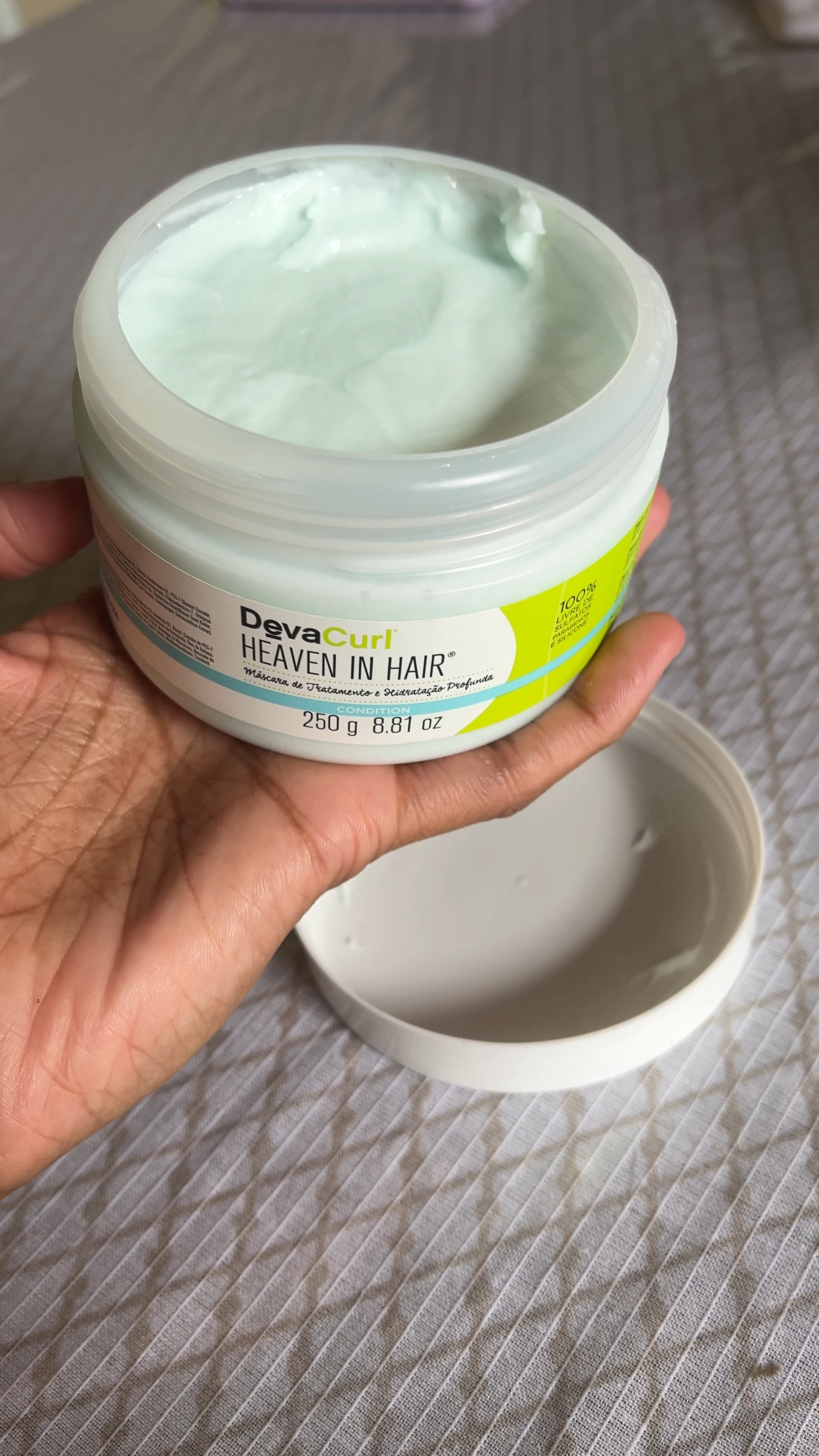 Essa mascara da Deva curls salva meu cabelo, ela é uma ótima opção pata cabelos porosos, ressecados e danificados, promove uma nutrição profunda, além de fortalecer os fios ela os deixa com um brilho incrível.

#LTKbrasil #LTKbeleza