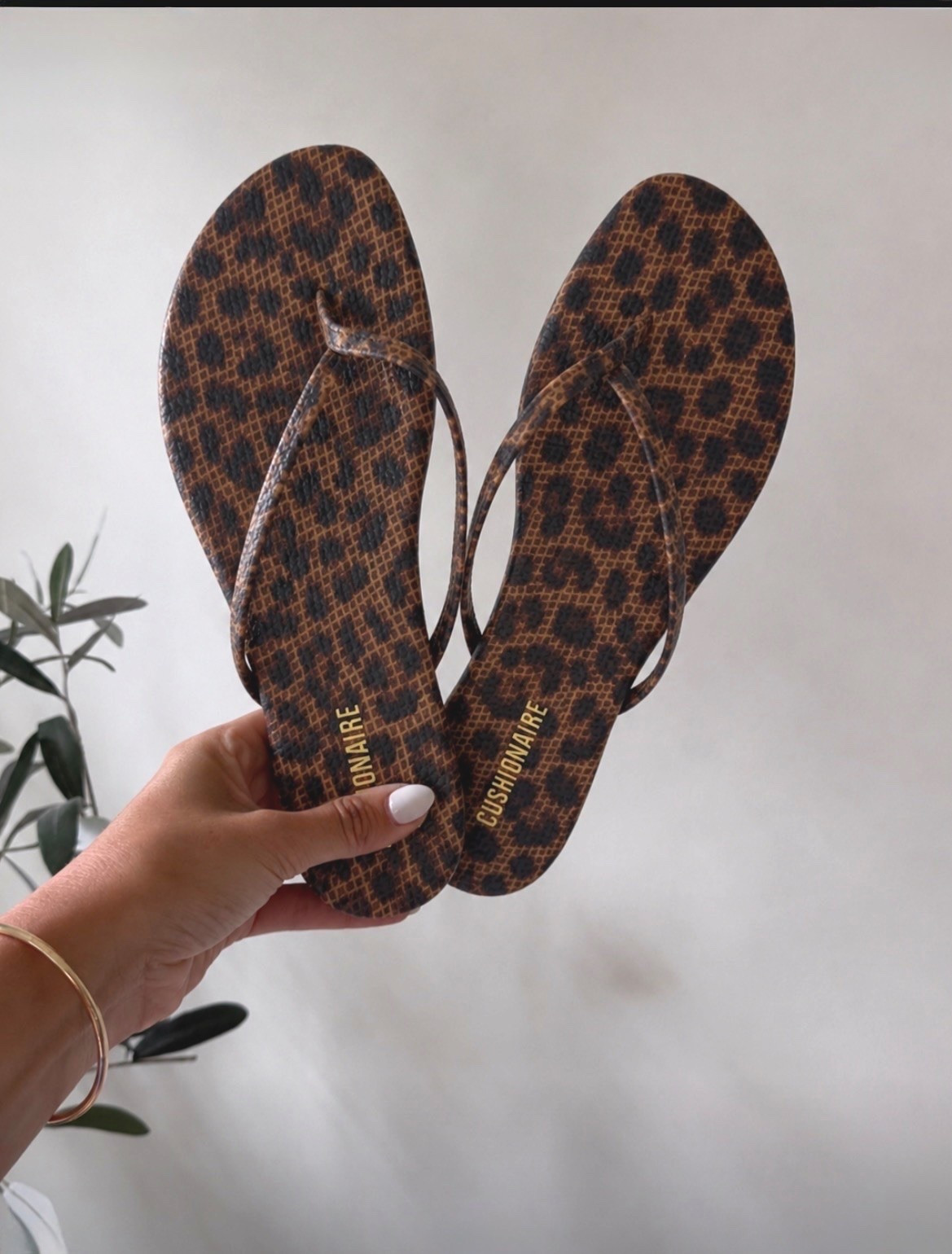 Comfy and affordable sandals for summer

#LTKSaleAlert #LTKSeasonal #LTKTravel