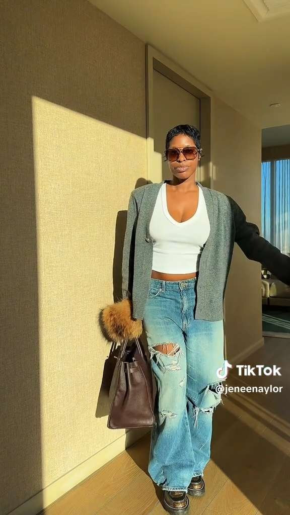 #OOTD Travel Edition (Spring)

Sweater is from BEXX The Brand 

 #LTKootd #LTKSeasonal #LTKTravel