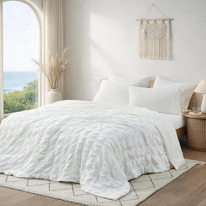 Cozy Bliss Cooling Comforter Seersucker Plaid Queen Size, Q-Max 0.45 Lightweight Cooling Blanket,... | Amazon (US)