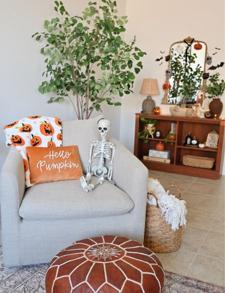 Halloween decor has taken over my living room! 🎃👻🧡 

#LTKSeasonal #LTKhome #LTKHalloween