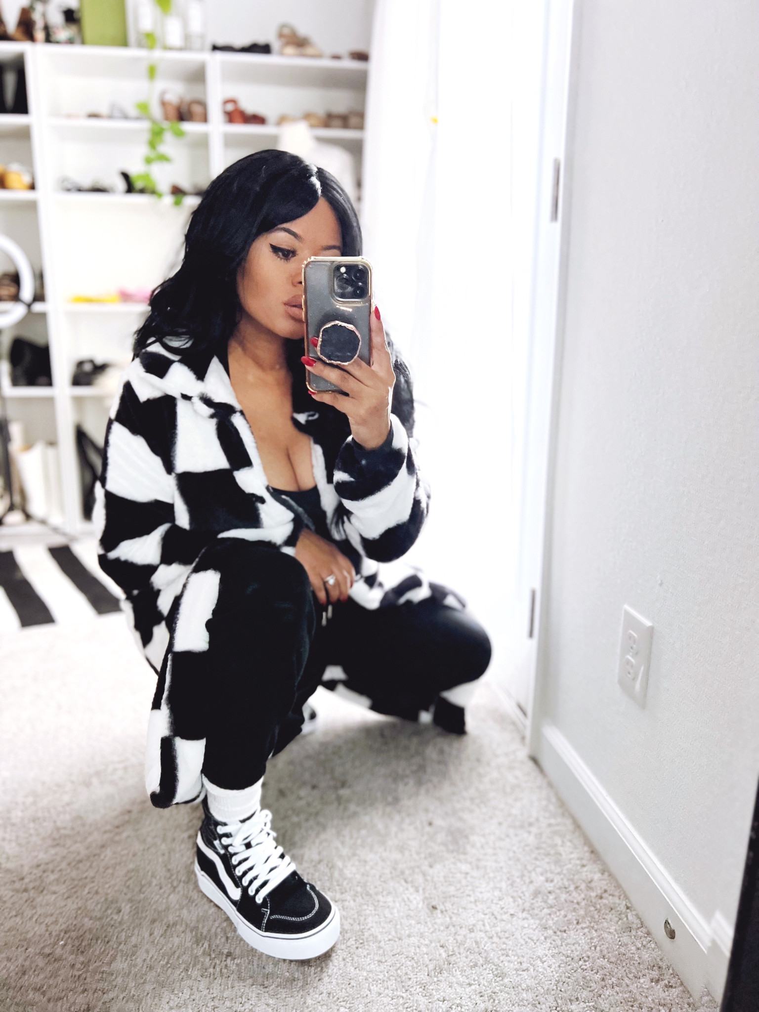🏁 coat is super warm with pockets & under $50✨

checkered coat, checkered jacket, checkered print, Vans, platform Vans, platform sneakers, outfit ideas, edgy outfit 

#LTKfind
#LTKshoecrush
#LTKseasonal
#LTKunder100 

#LTKFind #LTKshoecrush #LTKSeasonal