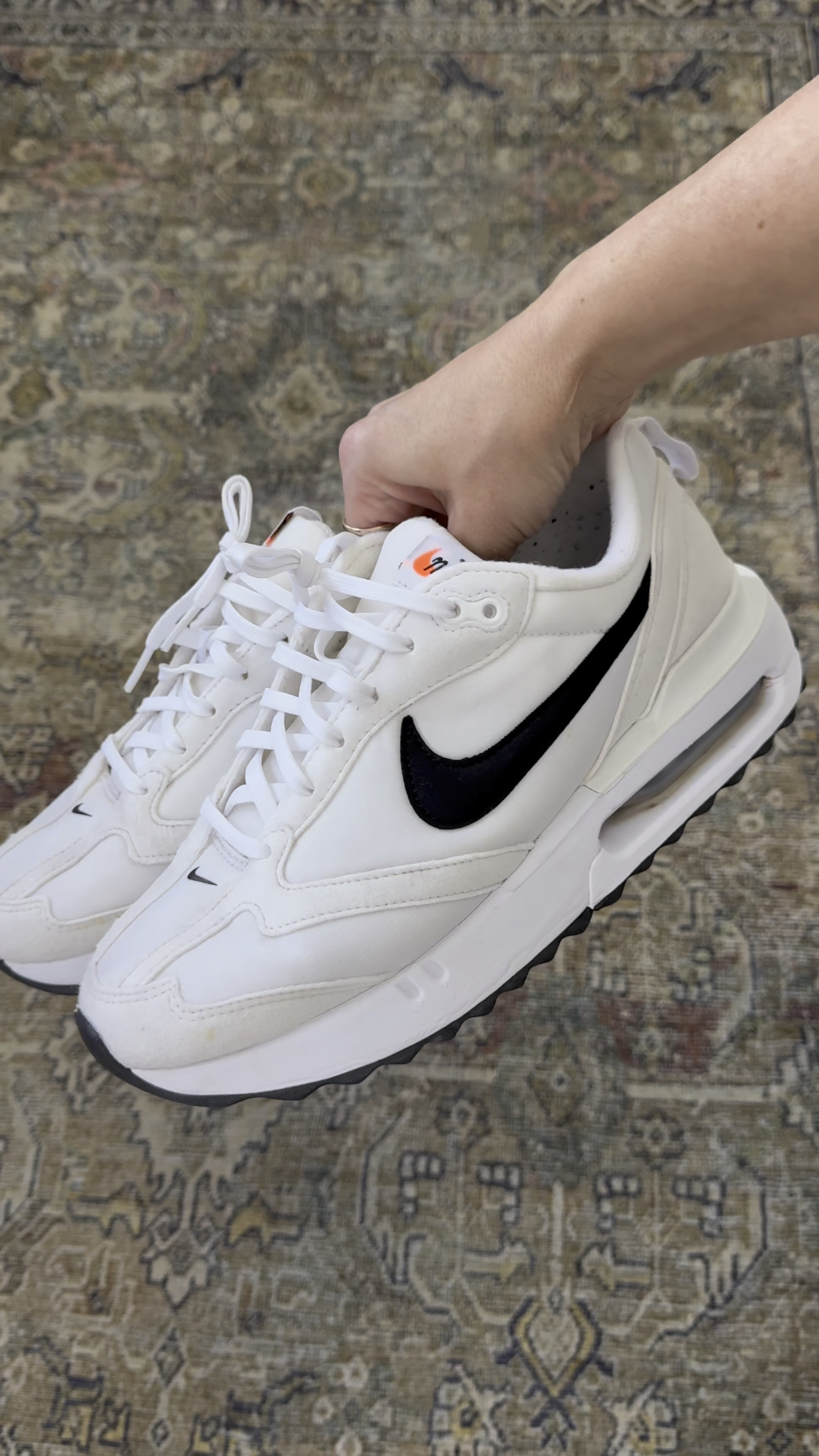 HOW I CLEANED MY RUNNING SHOES🙌🏼 
I was sooo nervous to try this on my favourite white running shoes but they were in desperate need of a good clean! 
I found these shoe wash bags and decided to give them a try. I was amazed with how well they worked, my shoes look as good as new🙌🏼
Next up, all of the kids shoes!

#cleaninghack #runningshoes #cleaning #gadgets #musthave #cleaningtip #cleaningideas #shoes

#LTKHome #LTKSaleAlert #LTKFindsUnder50