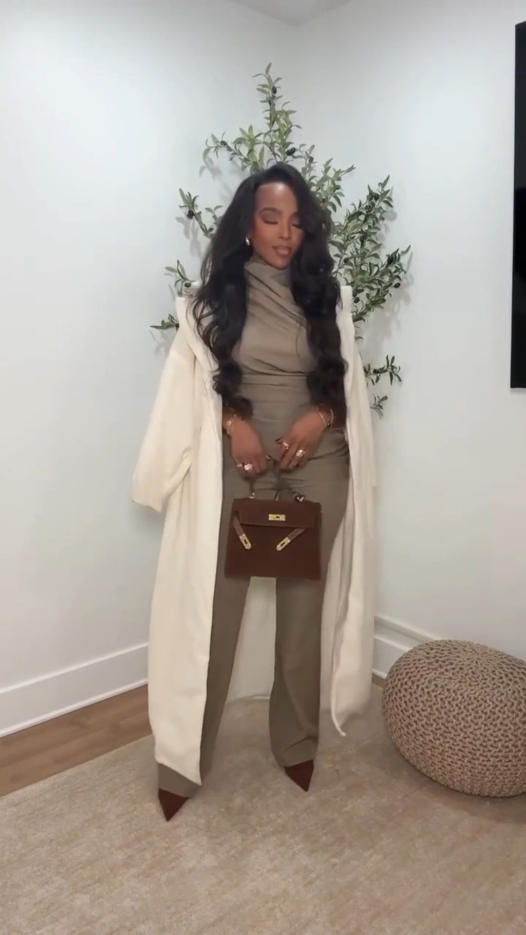 ✨ Soft neutrals, elevated.
This @PrettyLittleThing taupe set creates a sleek, sculpted silhouette with a minimalist feel that looks instantly polished. Finished with a long cream coat and pointed heels, it’s the perfect balance of effortless and refined.

Perfect for dinner dates, brunch plans, work-to-evening transitions, or chic daytime outings.

📏 Sizing: Top (Small) • Pants (Small / 27 Long) • Coat (Small) • Heels (TTS) • Bag (One Size)  
Measurements: 5’4” · 138 lbs · 34D · 27” waist · 40” hips

Save this post for an easy neutral outfit you’ll keep reaching for.

neutral outfit inspo, taupe matching set, elevated basics, minimalist chic style, polished everyday look, cream coat outfit.

Follow me on Instagram and YouTube @kirasfashionfinds

#LTKgrwm #LTKootd