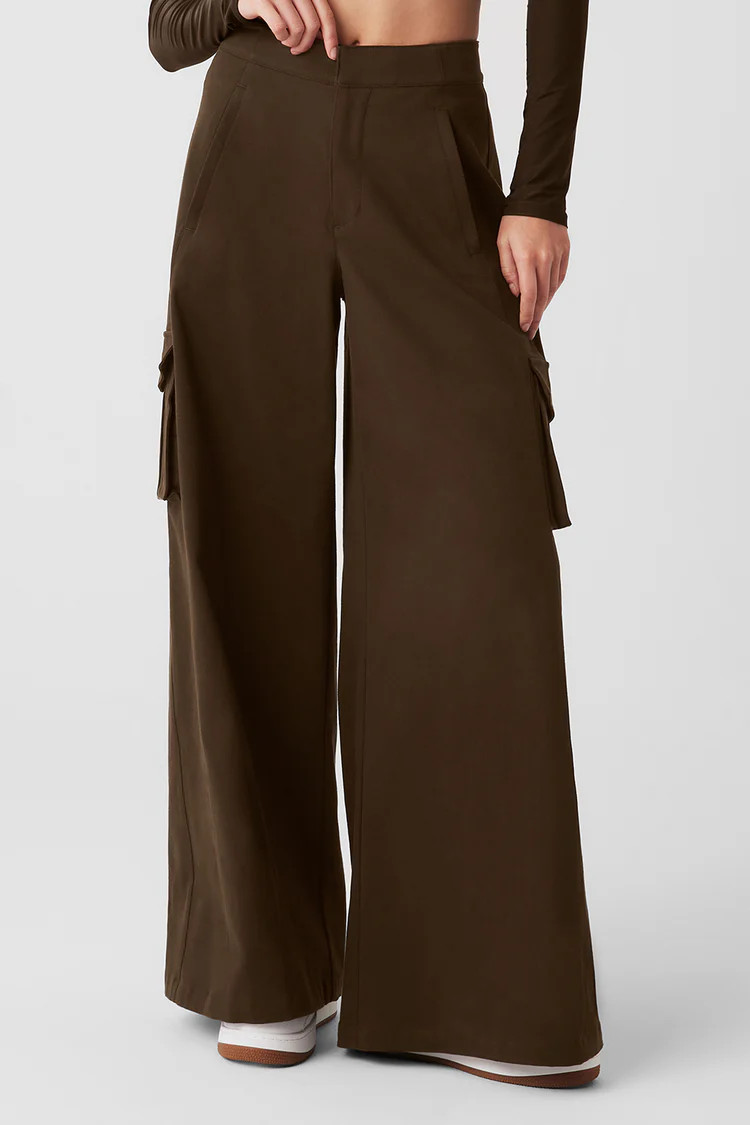 Show Off Cargo Wide Leg Trouser | Alo Yoga (US)