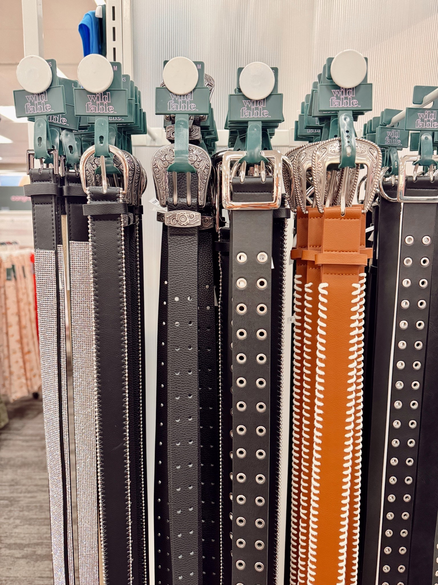 Western belts 

Country Concert
Nashville 
Western style 
Rhinestone belt 
Western buckle 

#LTKSummerEdit #LTKParties #LTKWorkwear