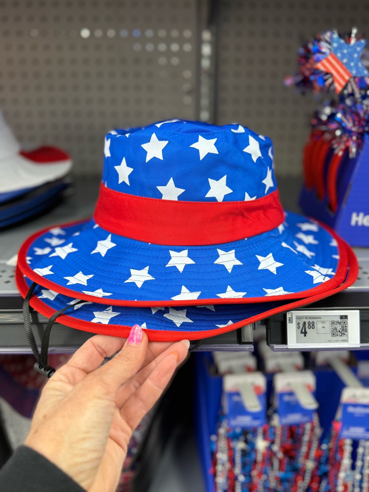 Summer must have 
Cooler 
Sports mom 
Patriotic 
Memorial Day 
Independence Day 
4th of July 
Labor Day