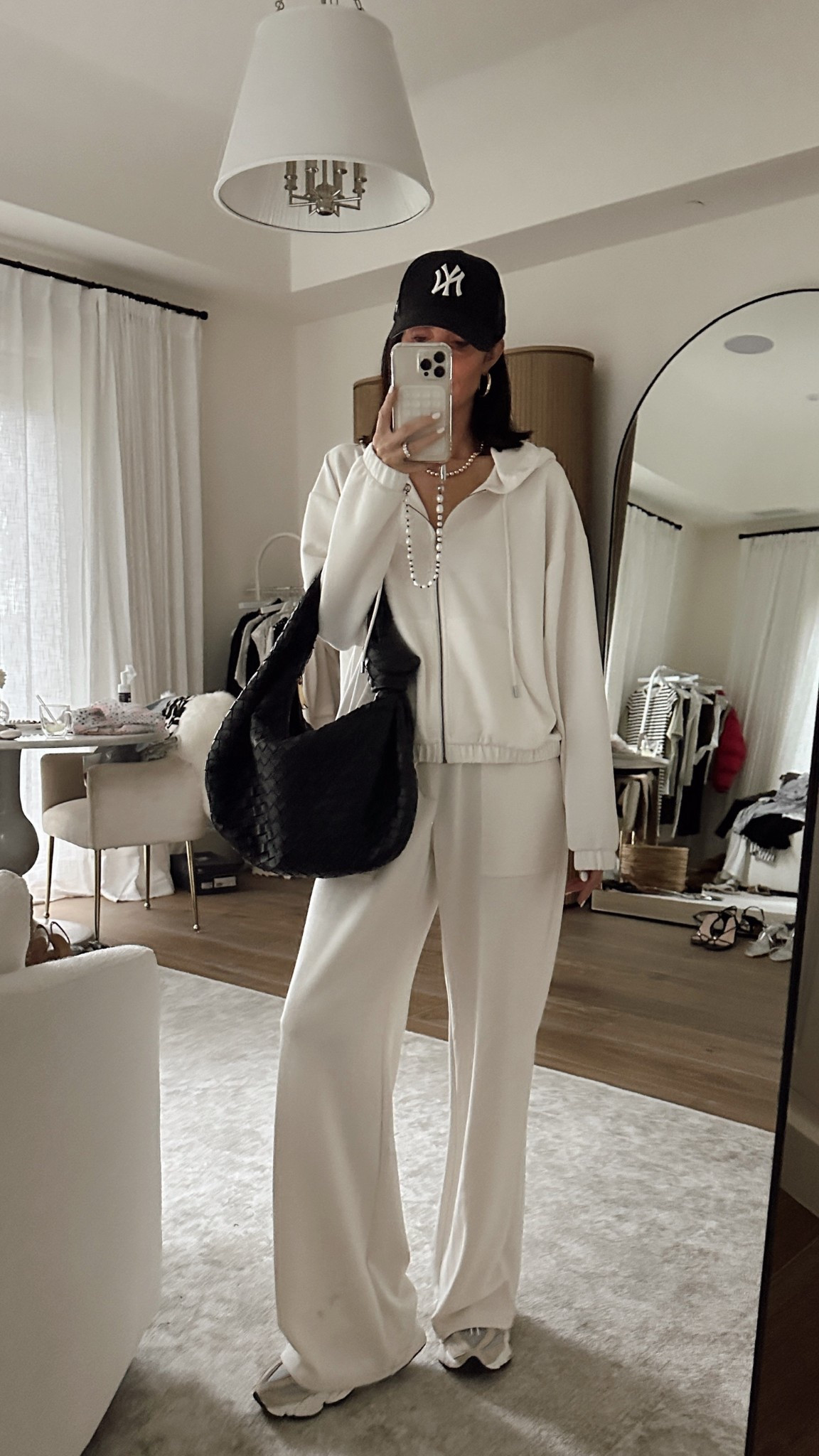 This set looks and feels expensive but it’s not! I’m just shy of 5-7” wearing a size small sweater and pants✨
StylinByAylin, Aylin

#LTKActive #LTKBeauty #LTKStyleTip