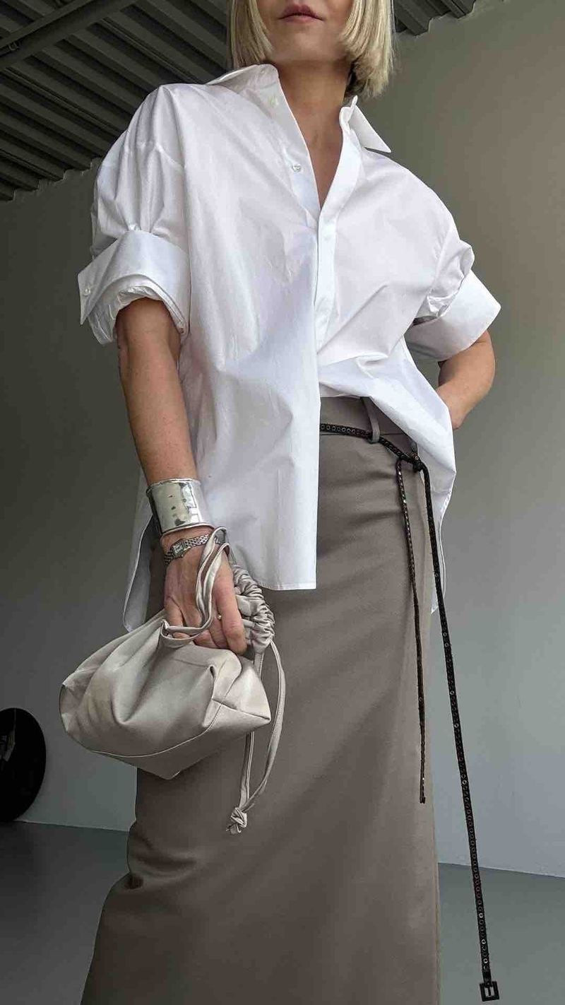 What if the midi skirt is just… jeans with better posture?

I started styling it like pants and the "too proper" problem disappeared. It stops being pretty and starts being useful.

It’s basically a ladder: flip-flops → boots → flats → heels. Same skirt, different level of seriousness. The shoe and the top layer set the mood.

If you want the breakdown, it's all in my bio: Substack for the logic, Spring Stylebook for the formulas, ShopMy for links. 💣

#midiskirt #ootd #over50