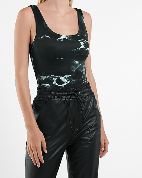 Body Contour Marbled Scoop Neck Thong Bodysuit | Express