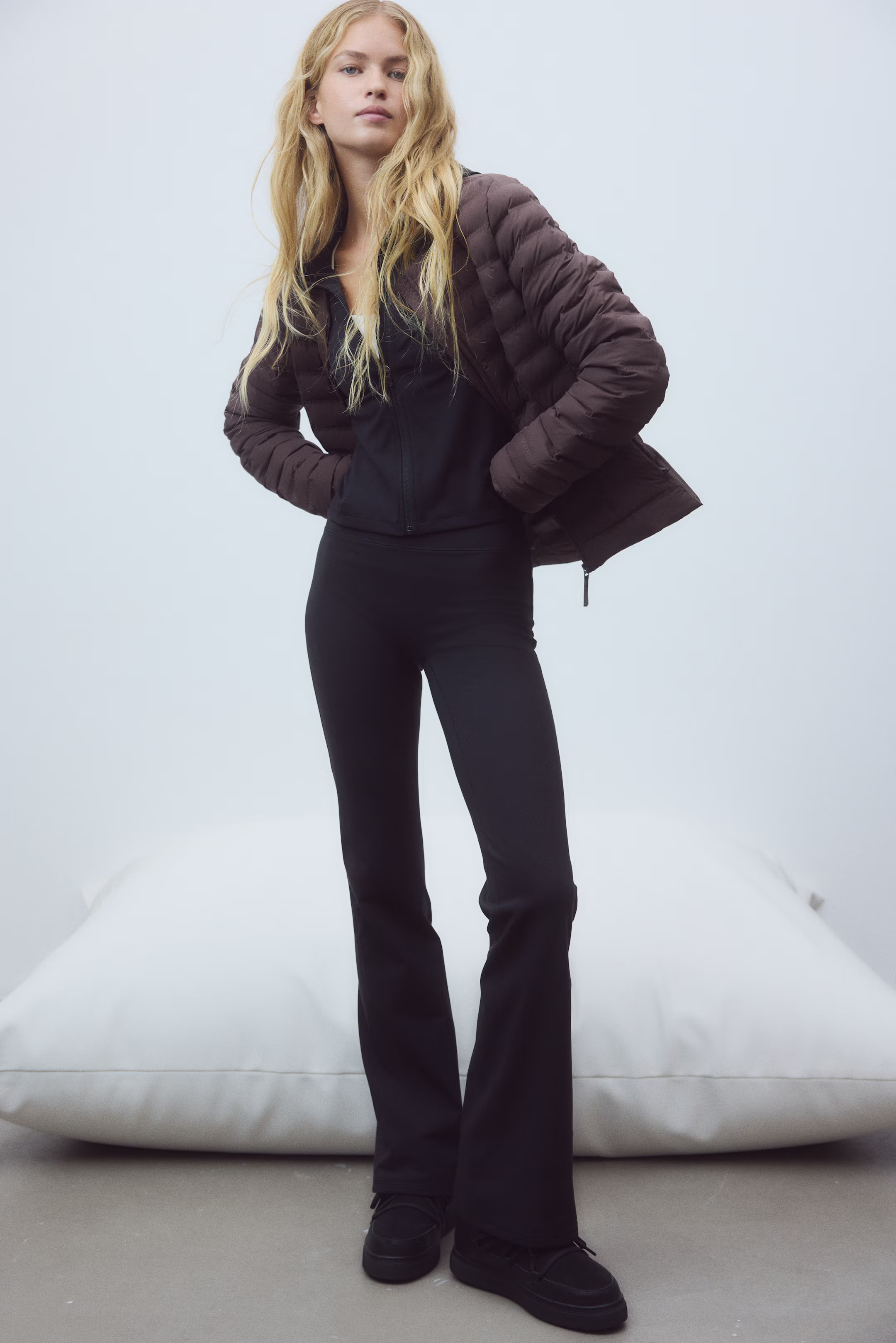 Flared fleece sports leggings with SoftMove™ | H&M (UK, MY, IN, SG, PH, TW, HK)