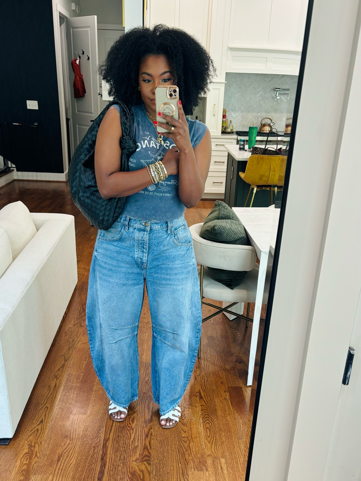 casual OOTD 


#LTKmidsize #LTKfindsunder100 #LTKitbag