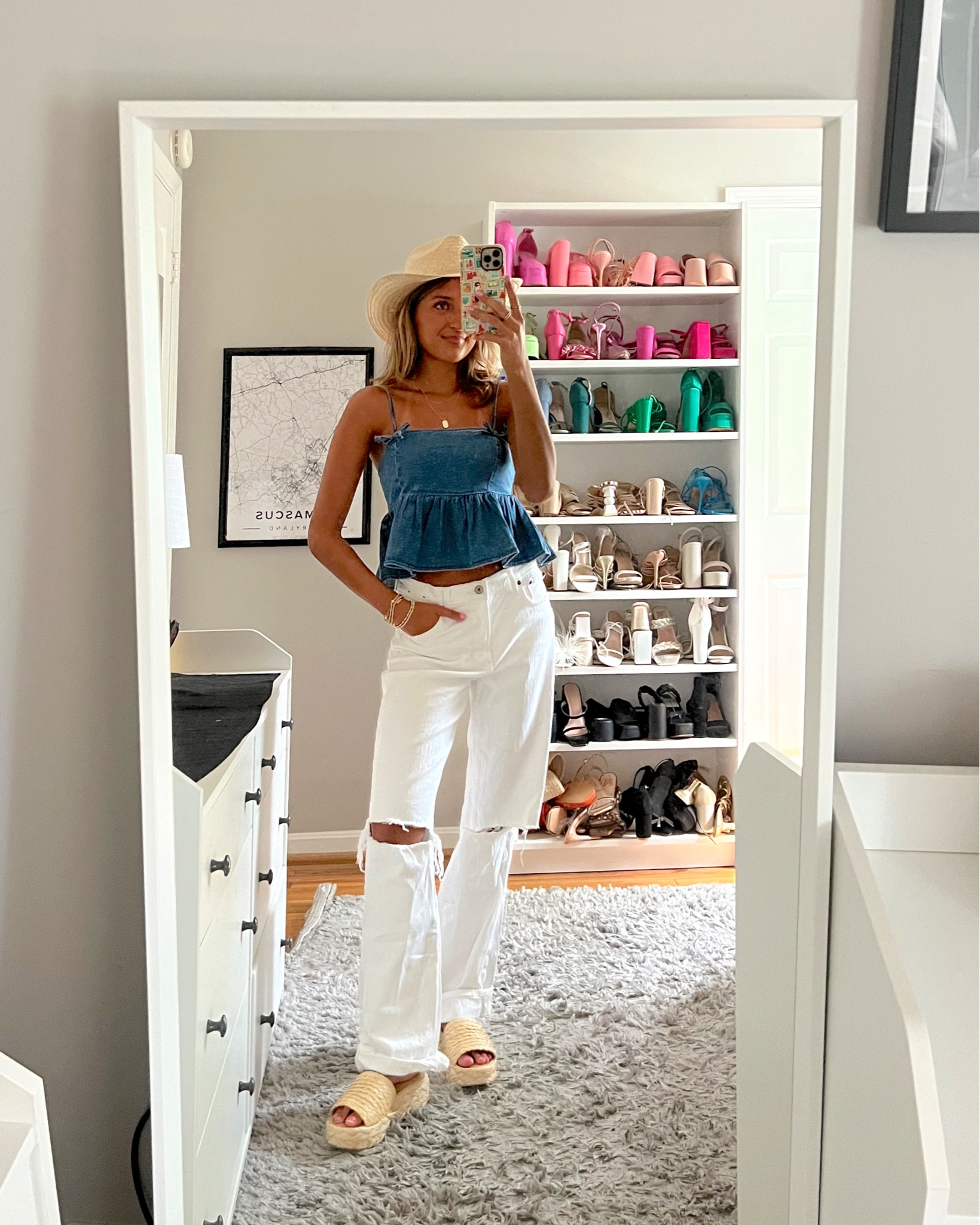 country concert outfit ideas from American Eagle. wearing a XS in denim top and 000 in A&F jeans 

take advantage of their big 25-70% off sale happening right now 