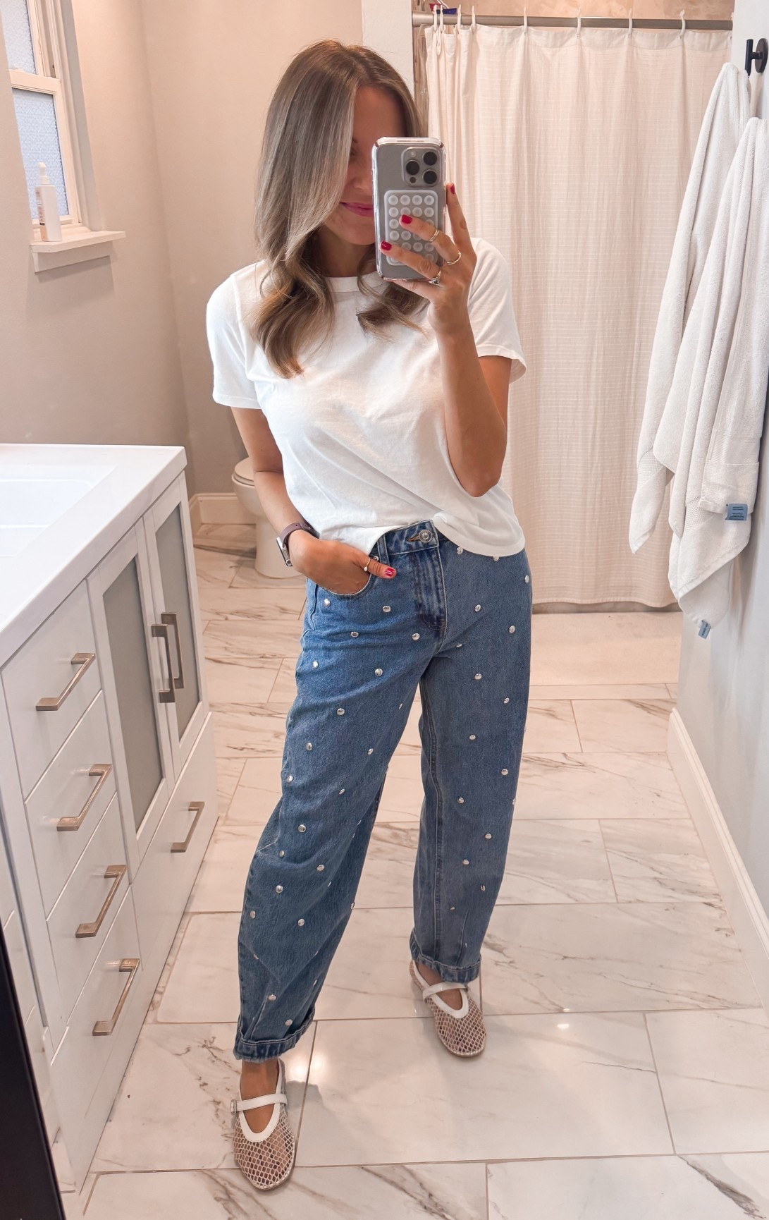 Top - XS
Jeans - sized up for a 4


#LTKSeasonal #LTKHoliday #LTKFindsUnder50