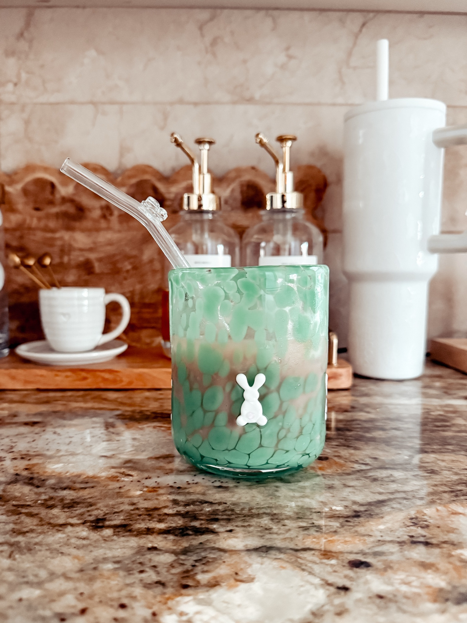 { bunny icon juice glass ❥

Easter Decor . Anthropologie Home . Glass Bow Straw . Amazon Finds . Native American Content Creator } 

#LTKFamily #LTKHome