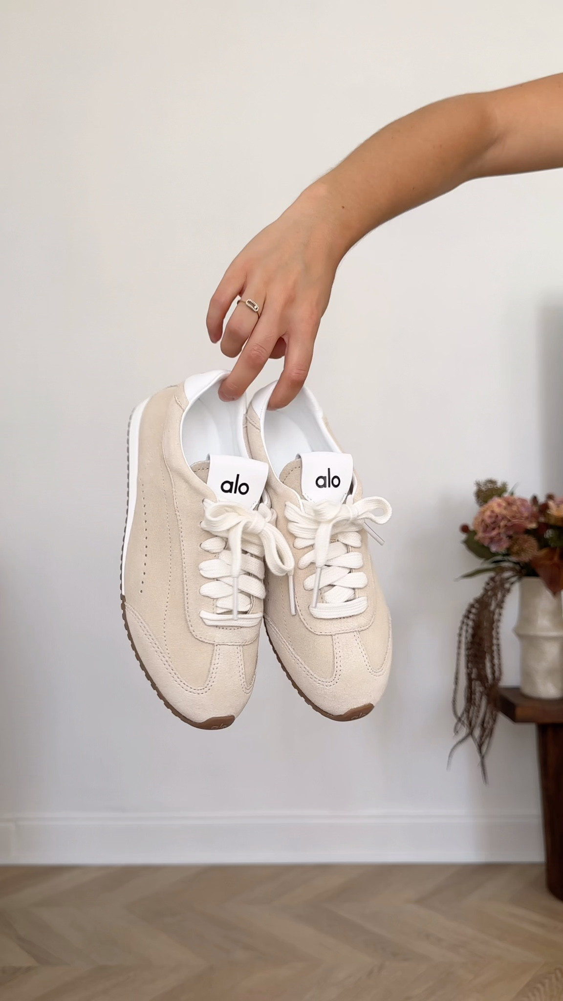 Transitional outfit, pre-fall outfit, suede sneakers 

#LTKeurope #LTKfrance #LTKworkwear