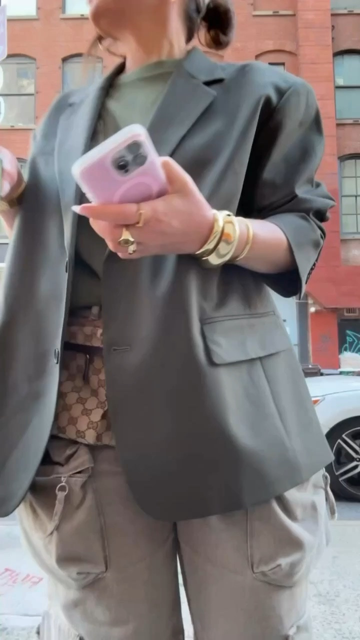 A day in NYC
Blazer
Cargo pants 

#LTKActive #LTKSeasonal #LTKdayinmylife