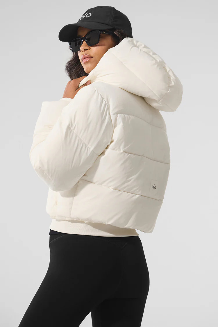 Foxy Puffer Jacket - Ivory | Alo Yoga (US)