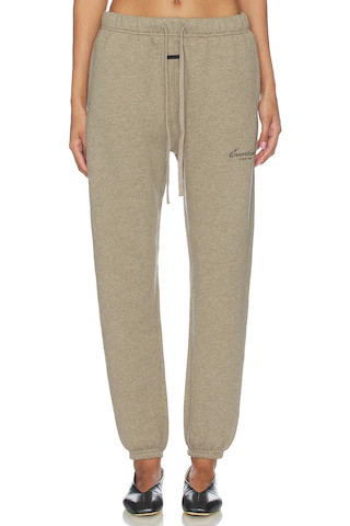 Fear of God ESSENTIALS Vintage Sweatpant in Taupe. - size M | Revolve Clothing (Global)