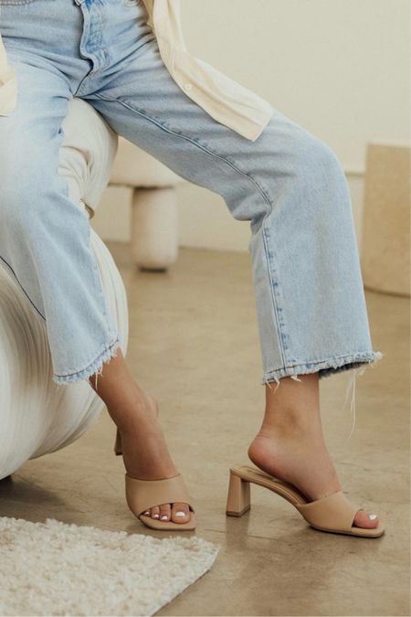 Sandal
Sandals

#LTKshoecrush #LTKfindsunder100