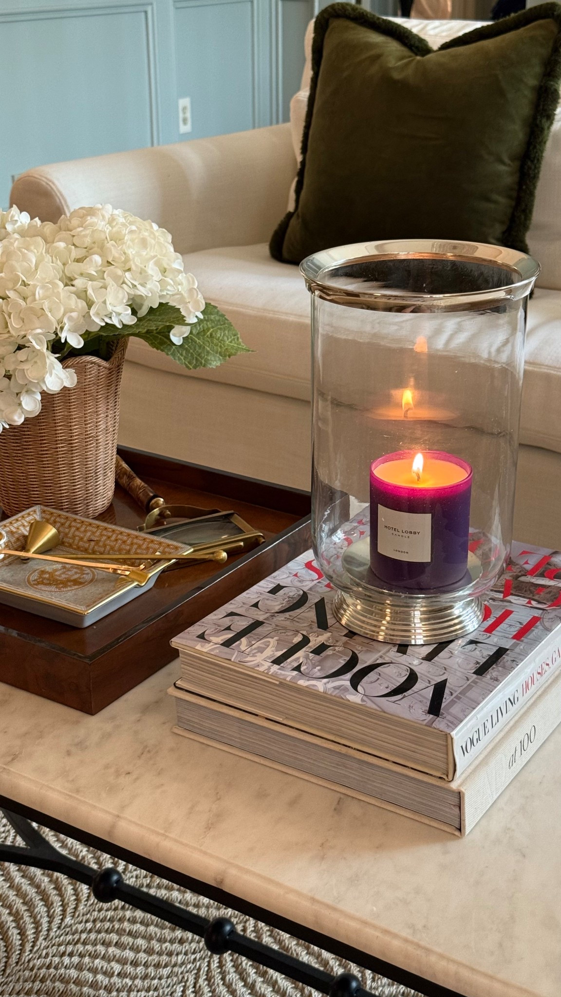 New candle gracing our coffee table that is the most perfect spring scent 💜