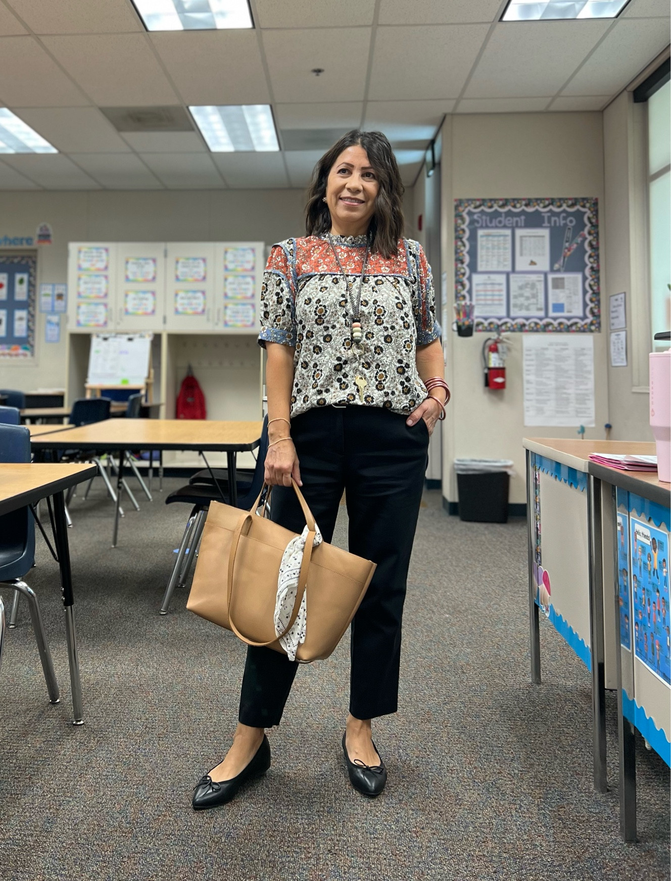 Teacher outfit idea ✏️


fall fashion | fall trends | fall outfits | petite style | petite fashion | teacher style | teacher outfits | LOFT Riviera pants | petite pants







#LTKStyleTip #LTKFallSale #LTKSaleAlert