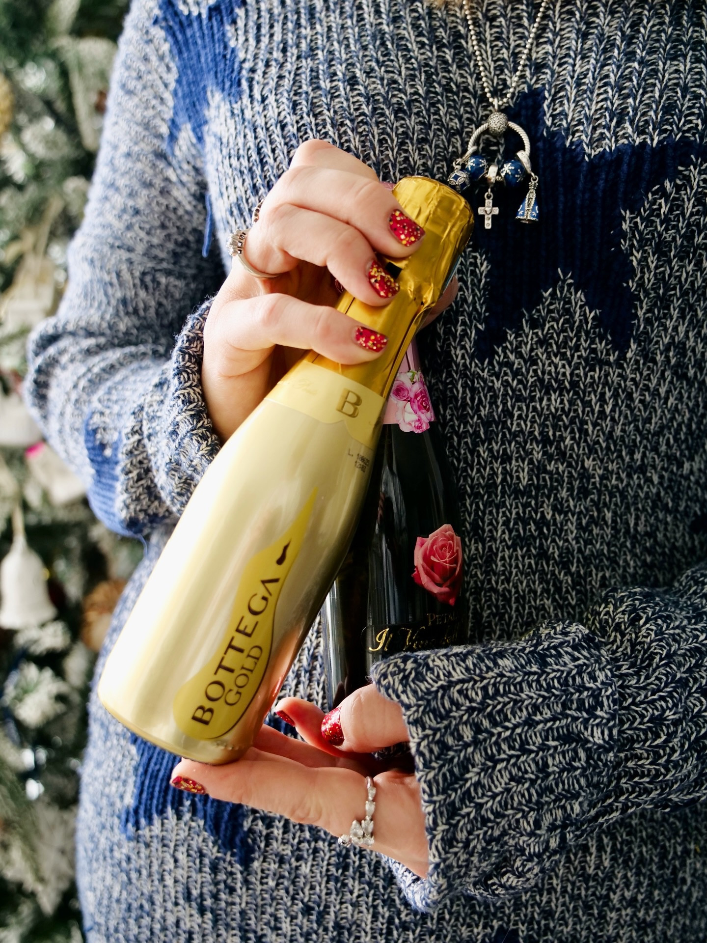 New Year’s Day 🙏🏻💙✨ Cheers to a wonderful New Year filled with love, joy, peace, wonder & light ✨✨ Here is my @theofficialpandora for New Year’s Day! I wore my Patterns of Frost Pandora Earrings and ring, as well as my celestial stars Pandora Ring and bracelet. My Pandora Necklace is my Pandora O Pendant with Pandora charms that reflect my faith and the morning mass I went to today! 💙🙏🏻✨

What jewellery are you wearing today? ✨✨

Pandora jewellery, Pandora charms, New Year’s Day outfit, star sweater, #theofficialpandora #pandorastyle #belove #pandoranecklace #pandoracharms