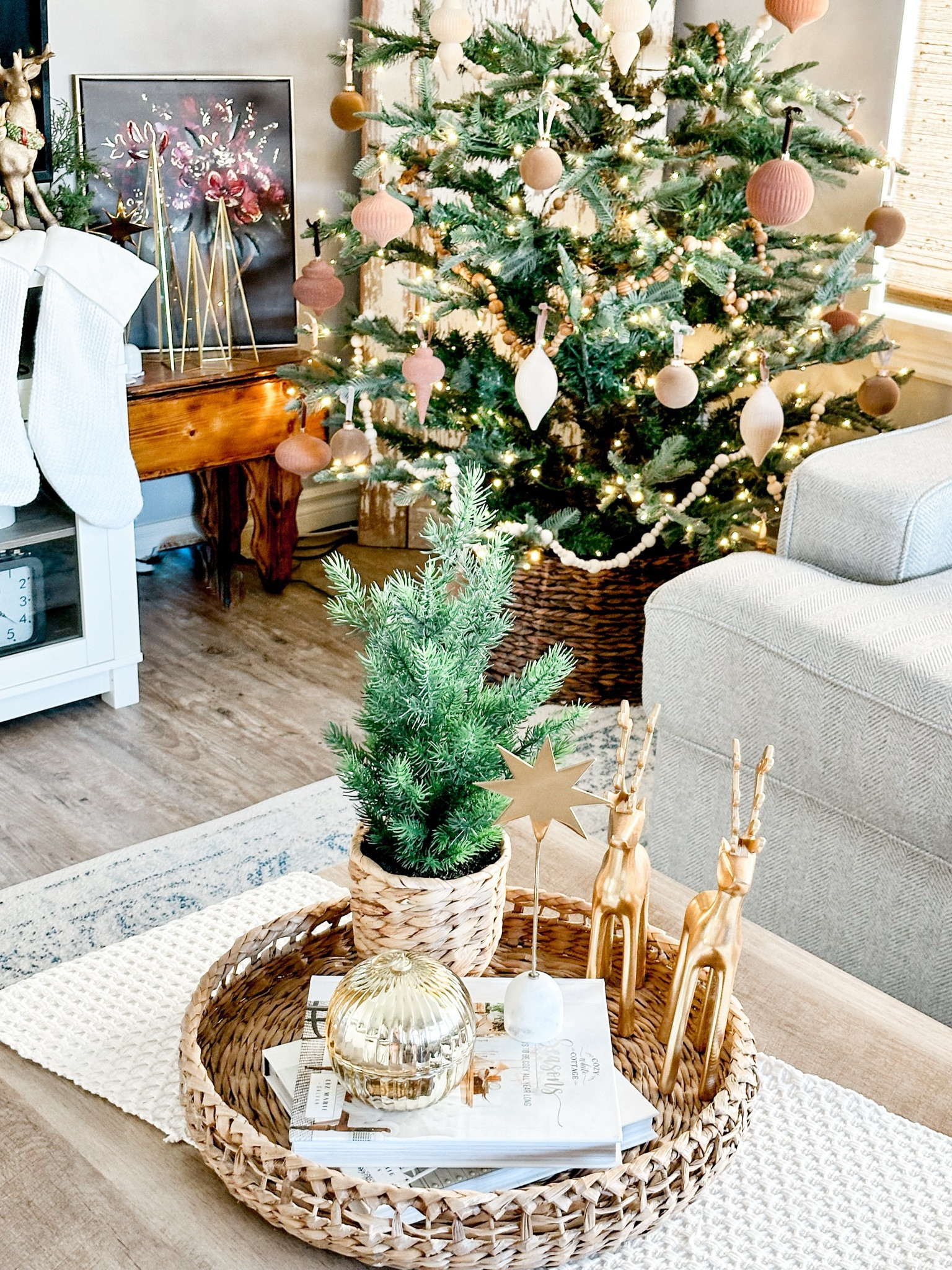 Christmas Decor Ideas

#LTKsalealert #LTKHoliday #LTKhome