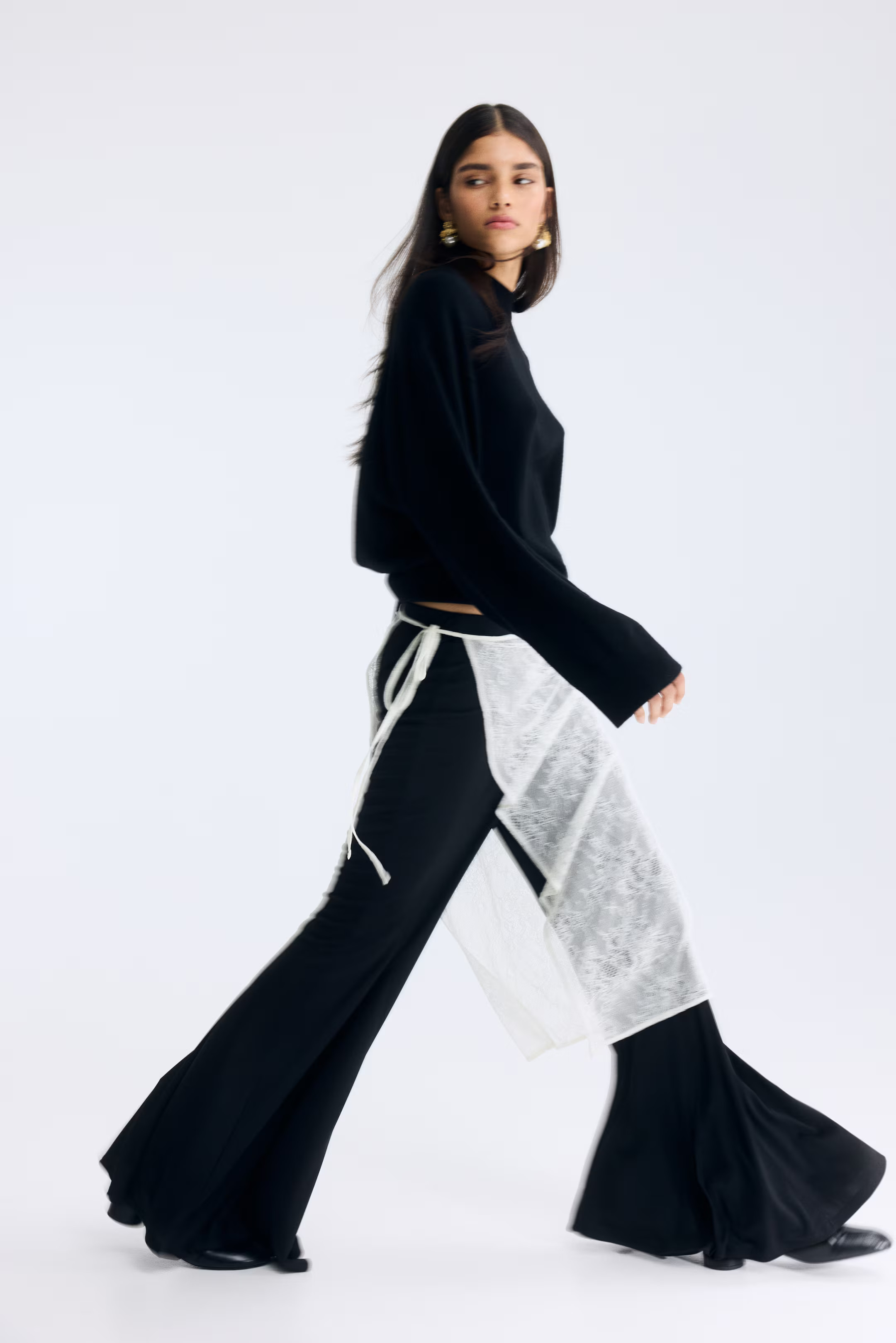 Lace wrap skirt | H&M (UK, MY, IN, SG, PH, TW, HK)