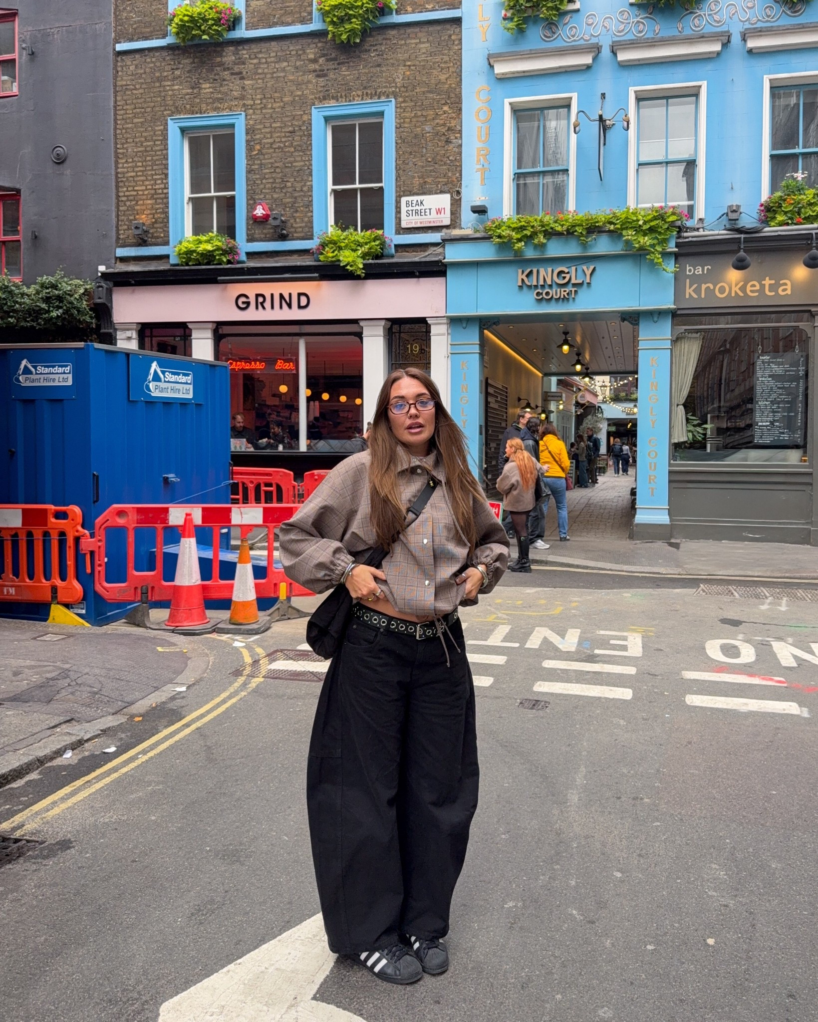 Barrel leg jeans forever

#barrelleg #baggypants #baggyjeans #funnelneck #asseenonme #asosstyle #bershka #tomboyoutfit #tomboyfemme

#LTKwinter #LTKuk #LTKautumn