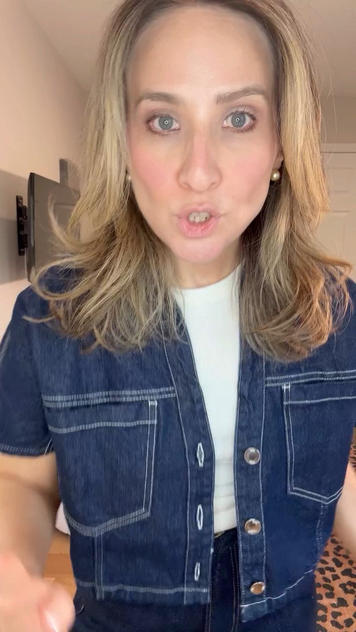 Efficiency is key, but I’m never giving up my style.  A good set is a must for moms on the go/working moms—makes getting dressed easy, polished, and effortless. Rounded up a few favorites on stories + link in bio ✨

#EverydayStyle #EffortlessOutfits #StyleInspo #NeutralStyle #fashionover30