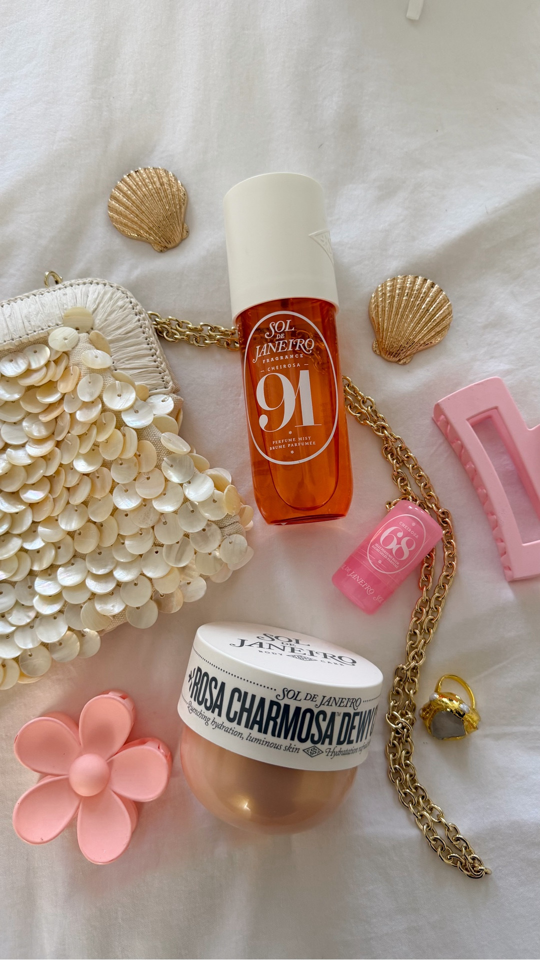 The perfect Mother’s Day gift is this scent duo from sol de Janeiro, it’s nostalgic and just reminds me of my mom🫶🏼

I also linked my outfit below too!

#LTKgrwm #LTKootd #LTKMothersDay